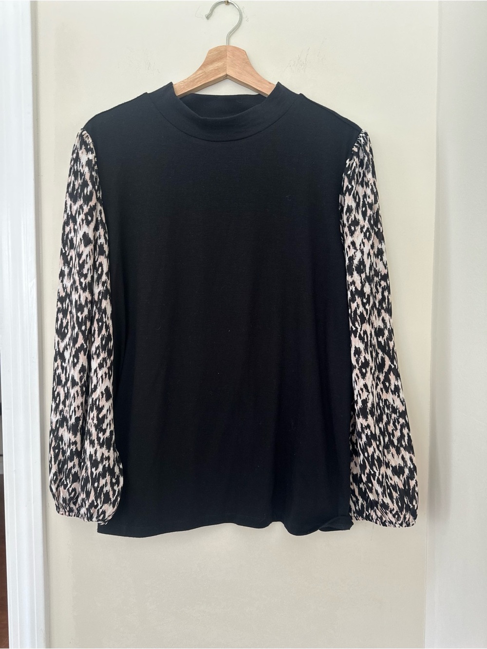 Ann Taylor Black Knit Top with Animal Print Puff Sleeves, size XL